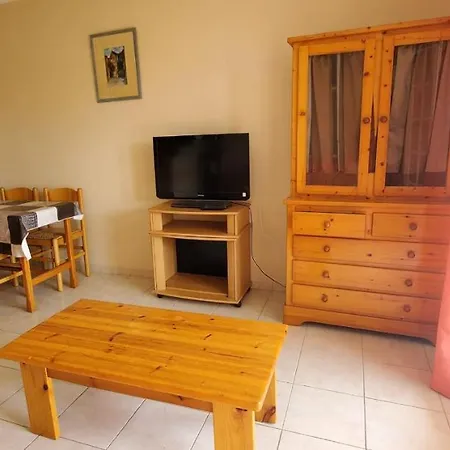 Apartment Of 23 M Bright And With Garden